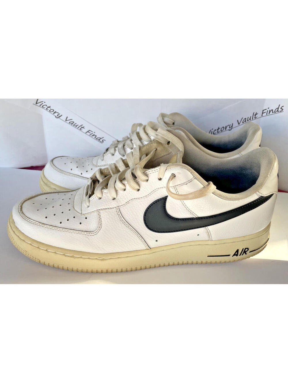 Vintage Used Size 9 - Nike Air Force 1 Low White Black style 488298-158 yr 2015
